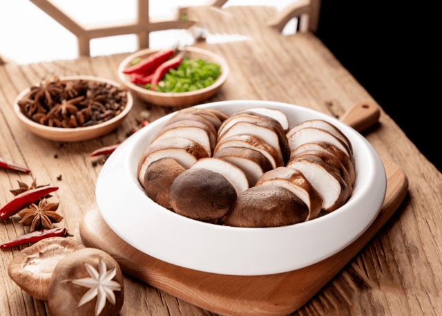 Paddenstoelen hotpot: een vegetarische hotpot vol umami - De Hotpotshop
